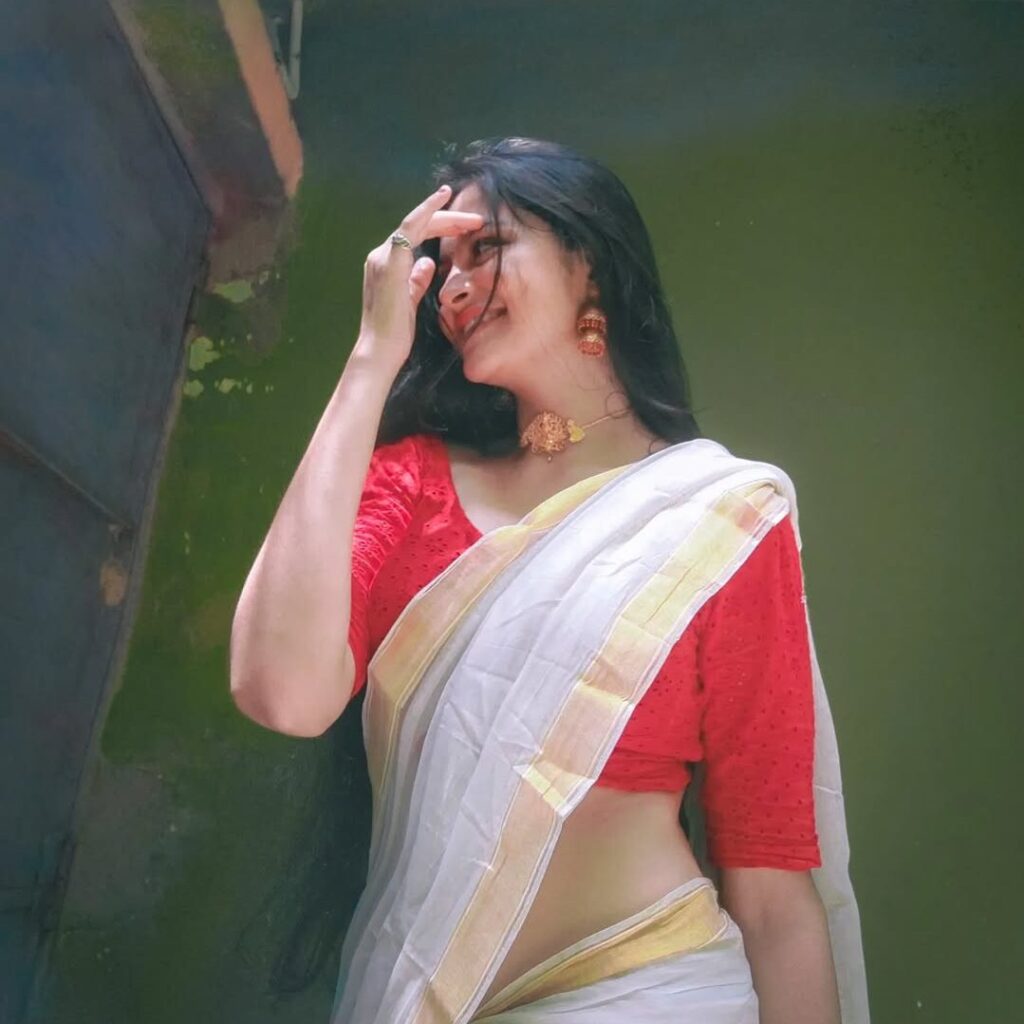 Just here to give you some Indian girl aesthetic vibe ❤️ 🔥🙈Open hair or bun ❤️ 🩹..#bengalilo (1)